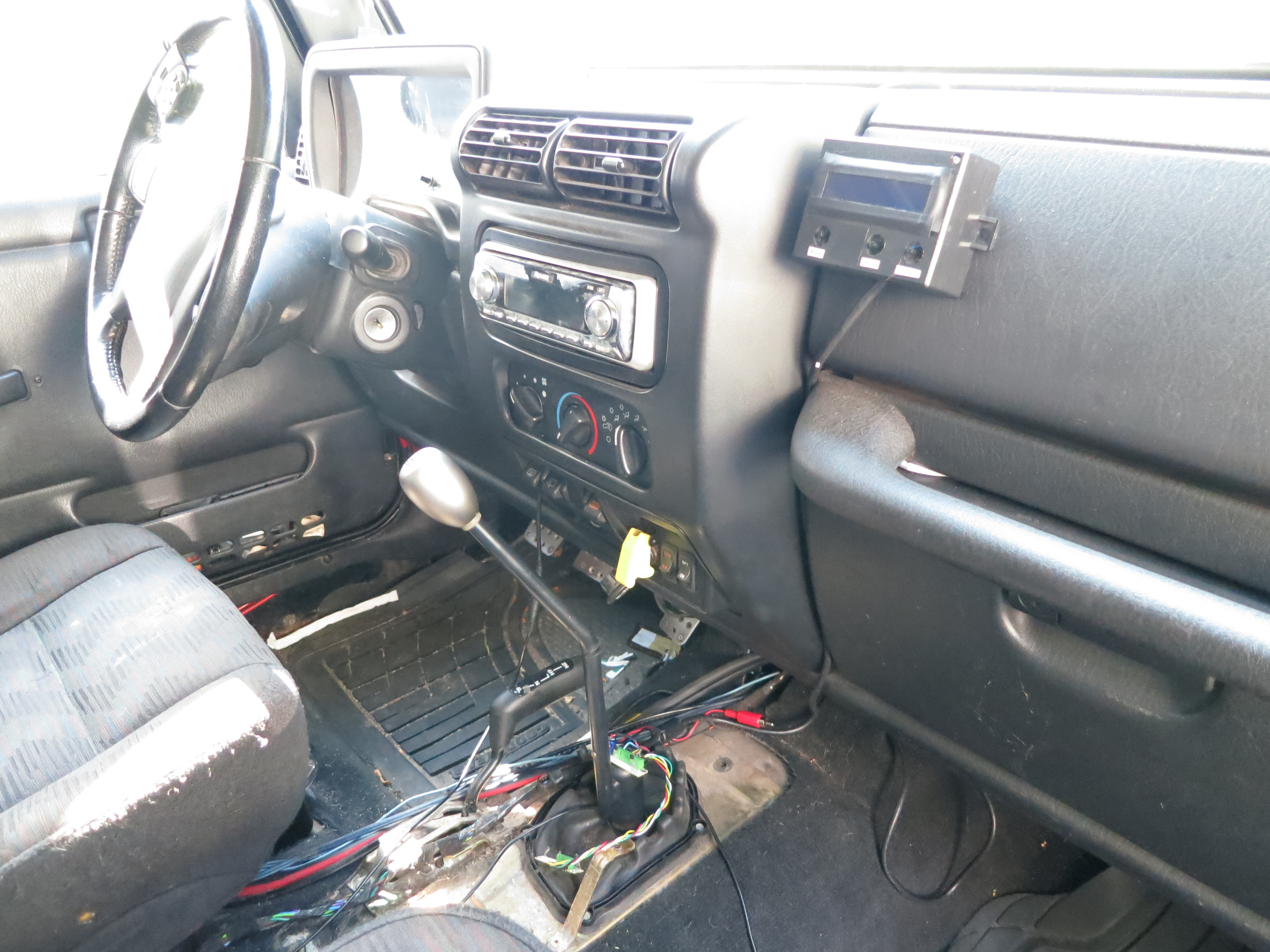 GearDisplay installed in Jeep dashboard